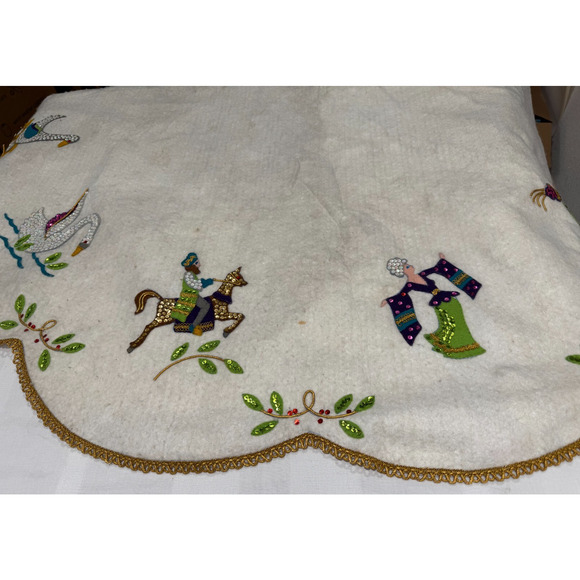 RARE Vintage White Felt Tree Skirt Twelve Days of Christmas Sequins 59" LARGE - Picture 1 of 16